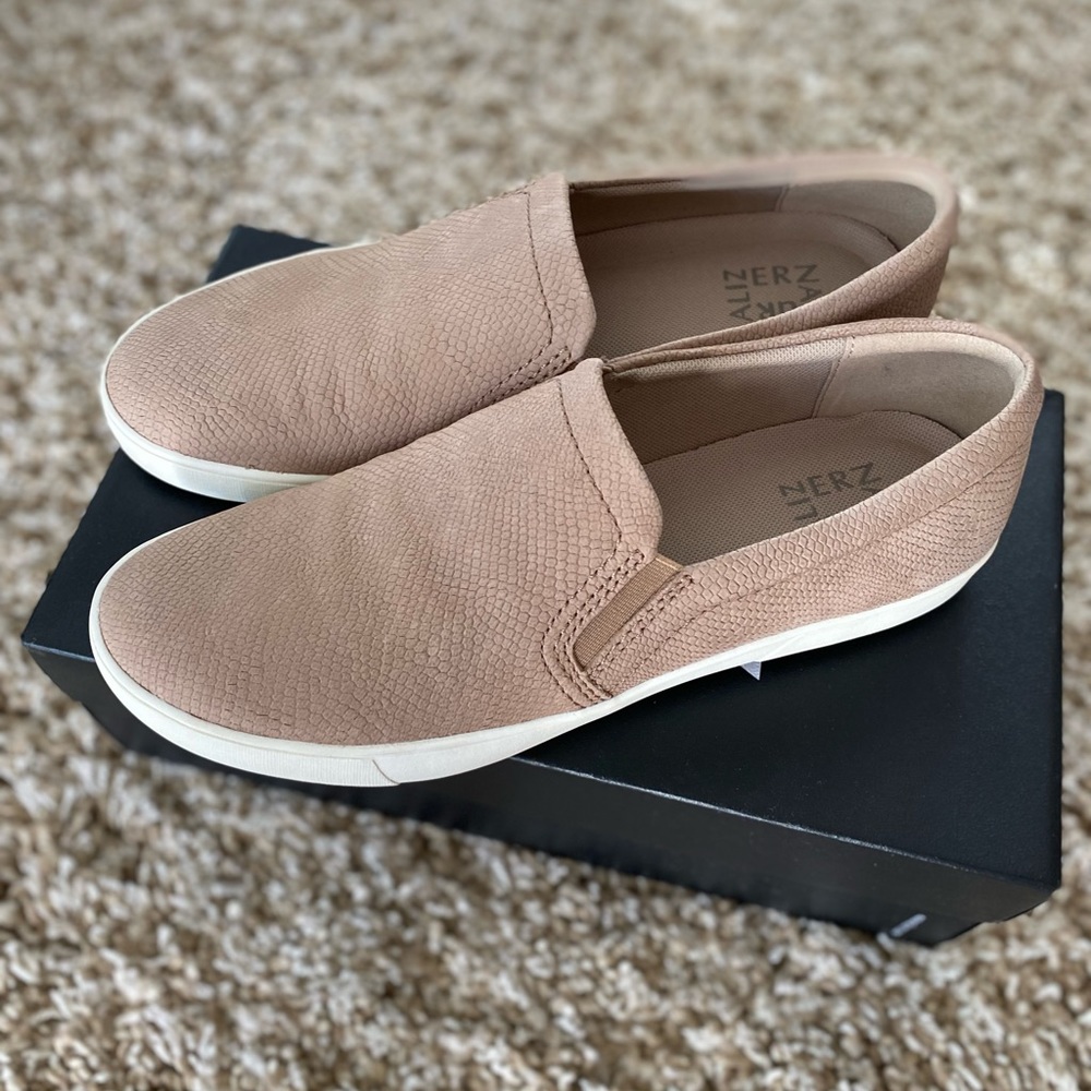 Women’s size 10 Naturalizer slip on sneakers .